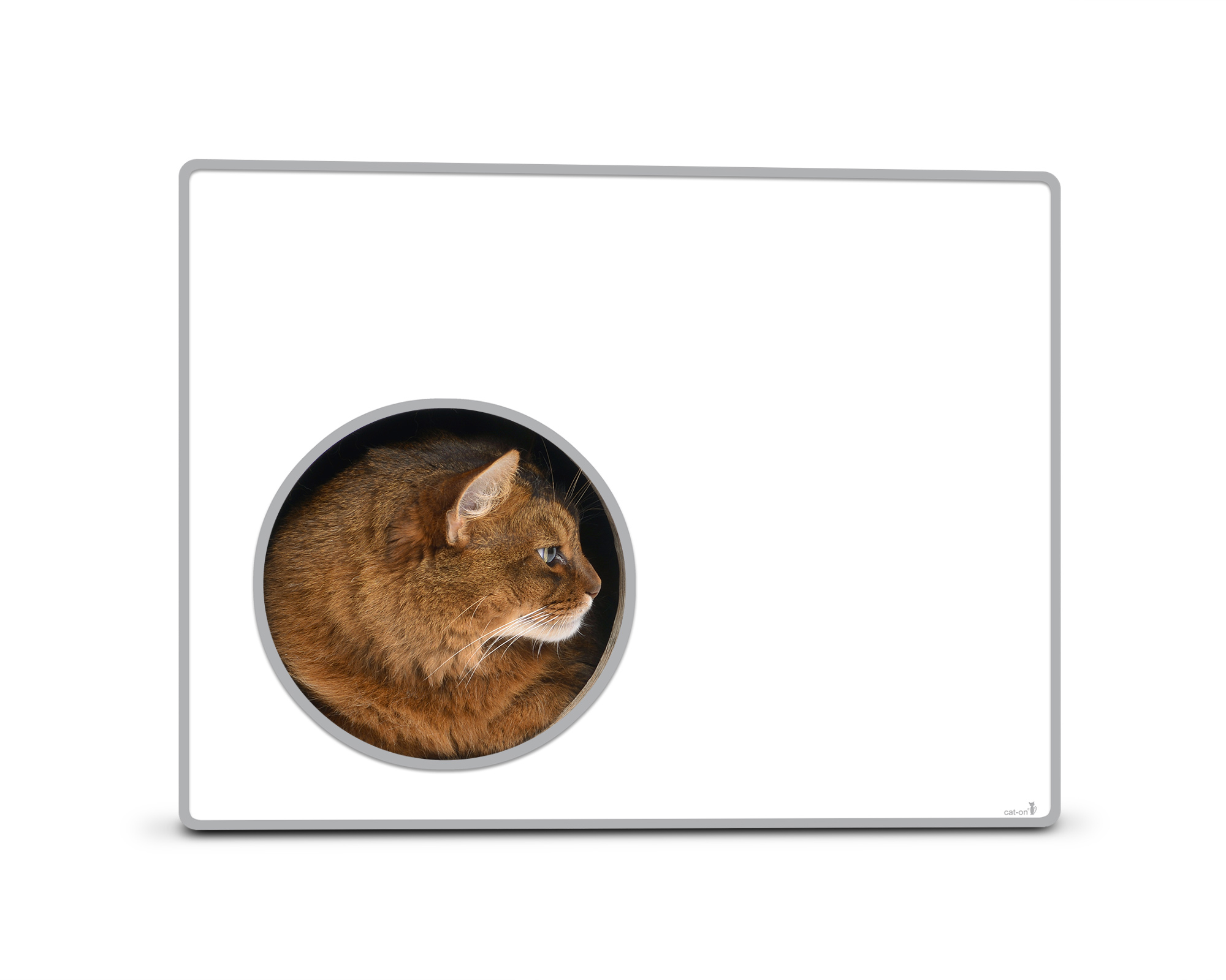 PHREDIA Eckhaus von cat-on, Katze im Inneren des Design-Kratzmöbels aus Wellpappe