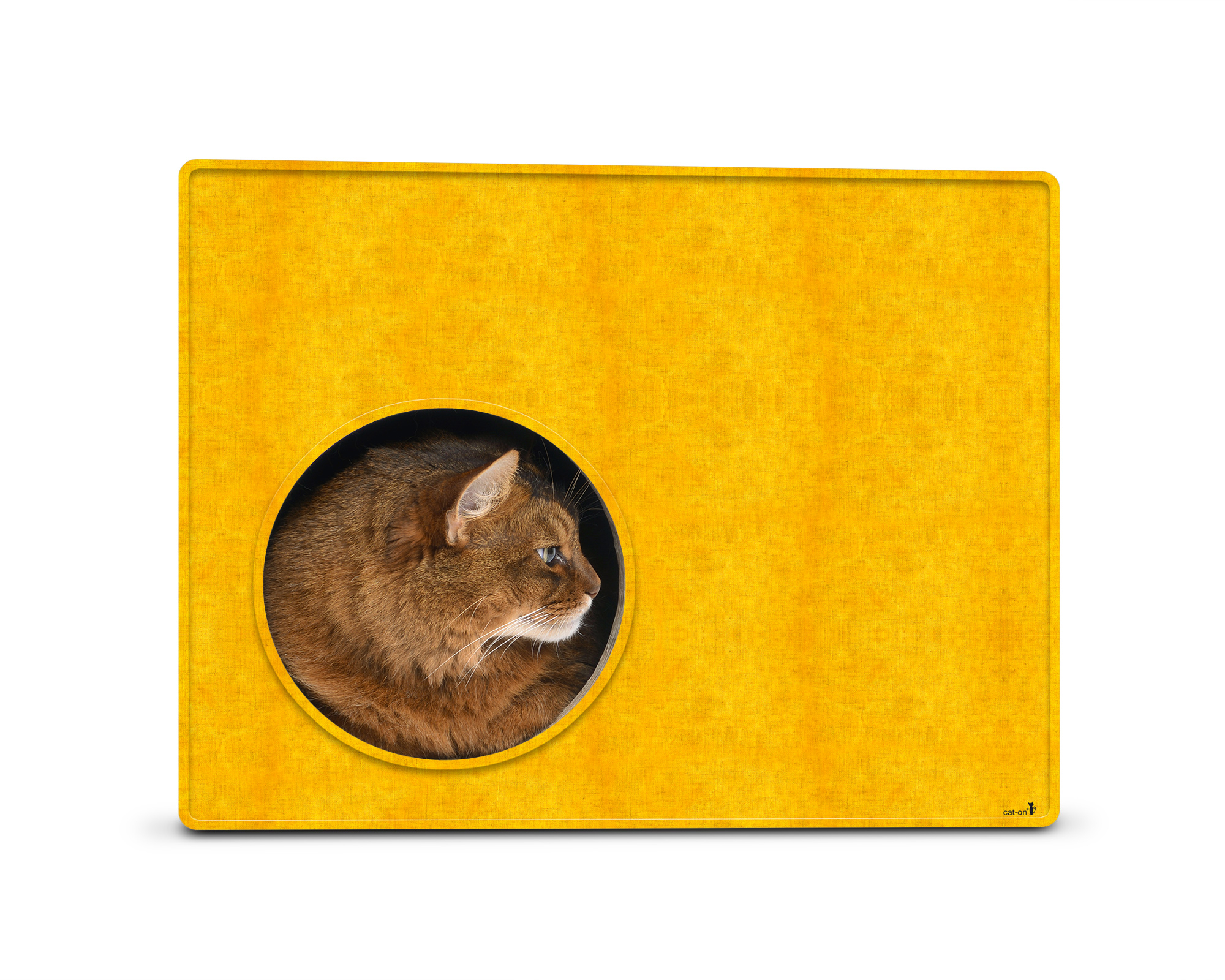 PHREDIA Eckhaus von cat-on, Katze im Inneren des Design-Kratzmöbels aus Wellpappe