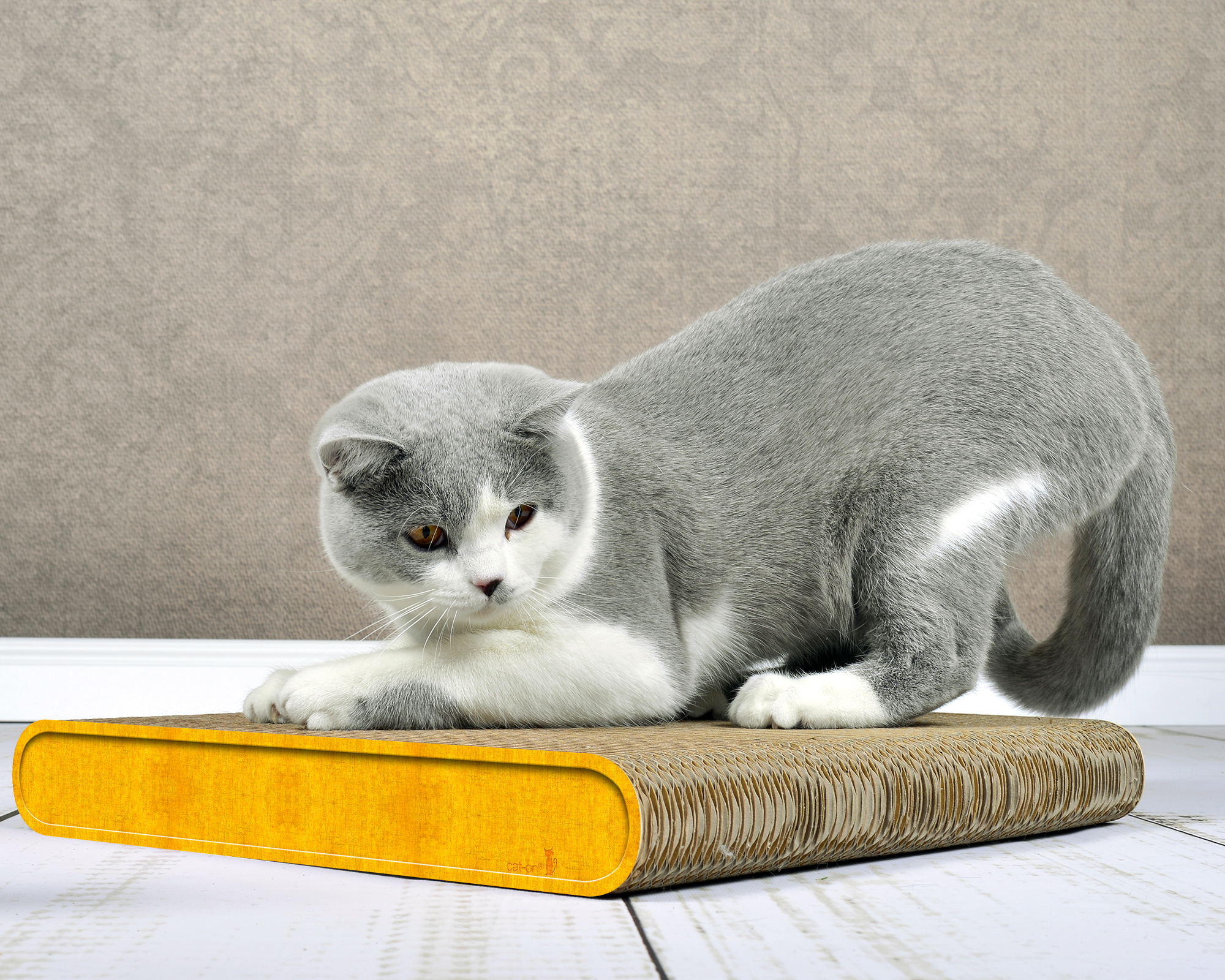 Premium-Kratzbrett La Planche (004E) – deutsche Wellpappe, hohe Stabilität.