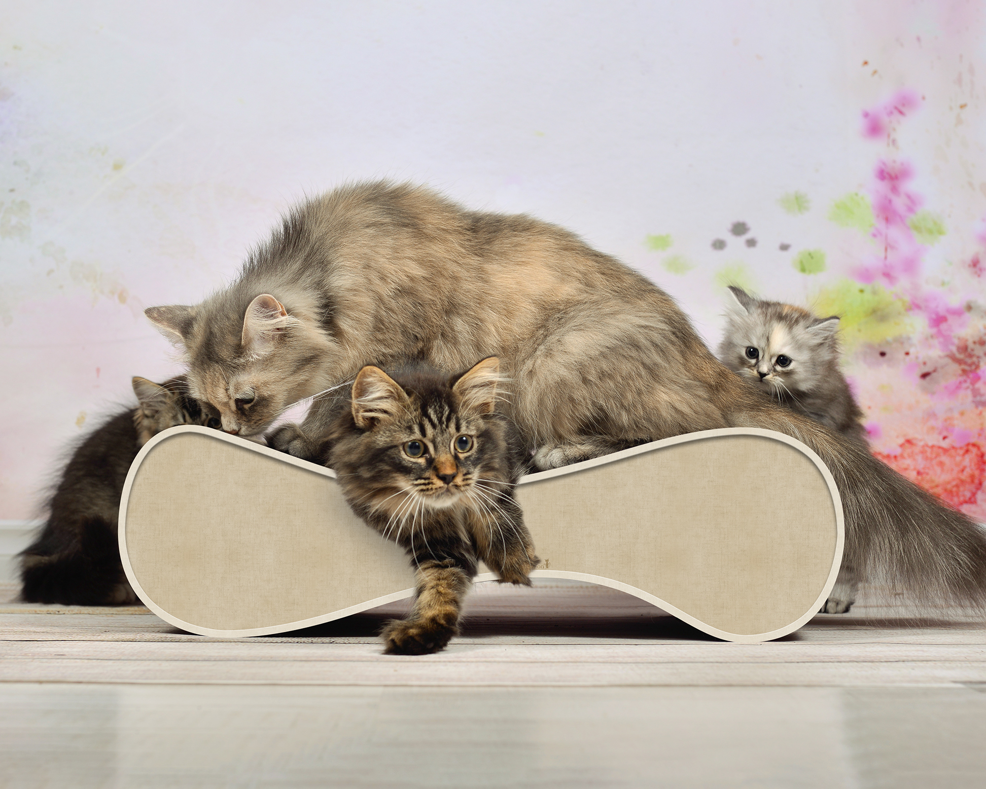 LE VER S Katzensofa in Beige – hochwertiges Katzenmöbel und Liegeplatz aus Kratzpappe, handgefertigt in Deutschland