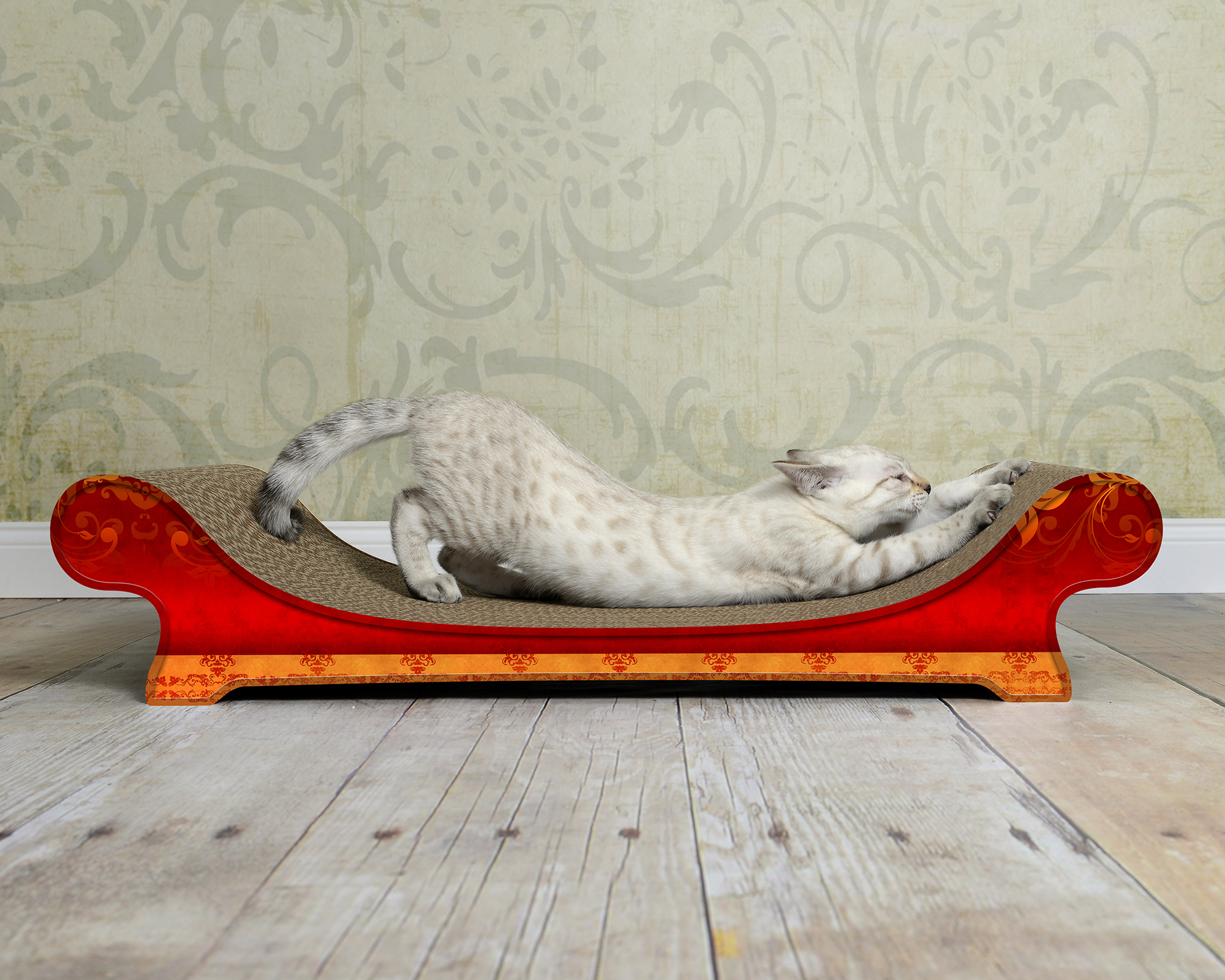 LE CANAPÉ PLUS Katzensofa von cat-on, mit Katze auf Katzenmoebel aus Wellpappe