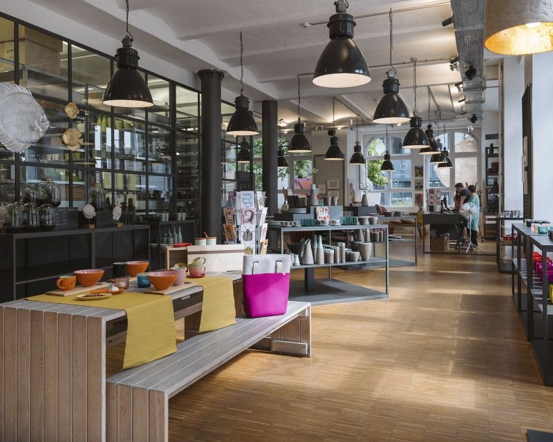 cat-on at the Blumenfisch Store Berlin